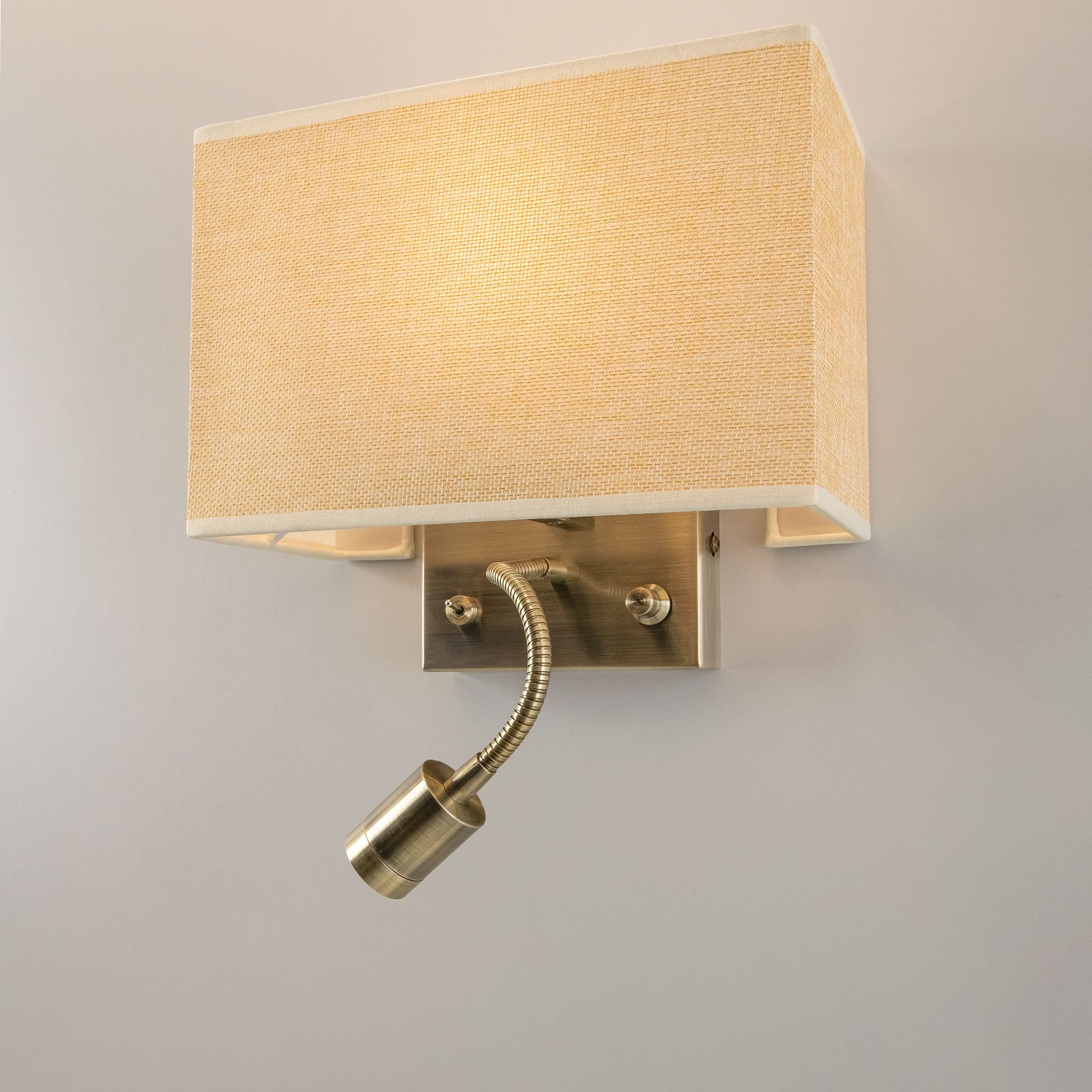Citilux Декарт CL704303 Бра с бежевым абажуром и диммером арт. 88218