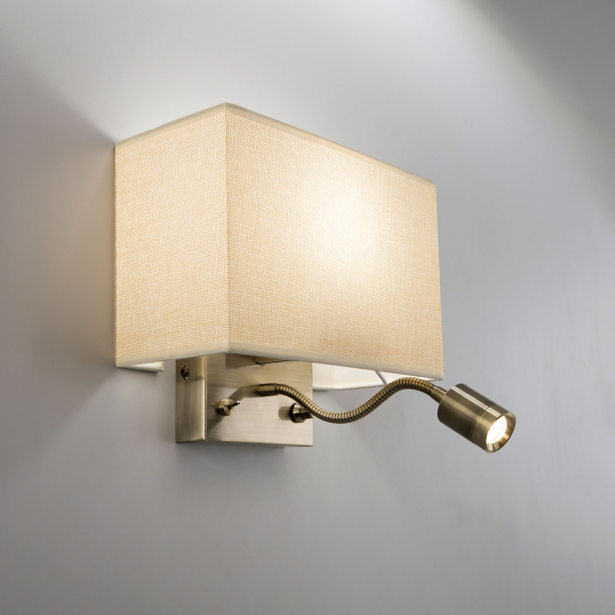 Citilux Декарт CL704303 Бра с бежевым абажуром и диммером арт. 88218