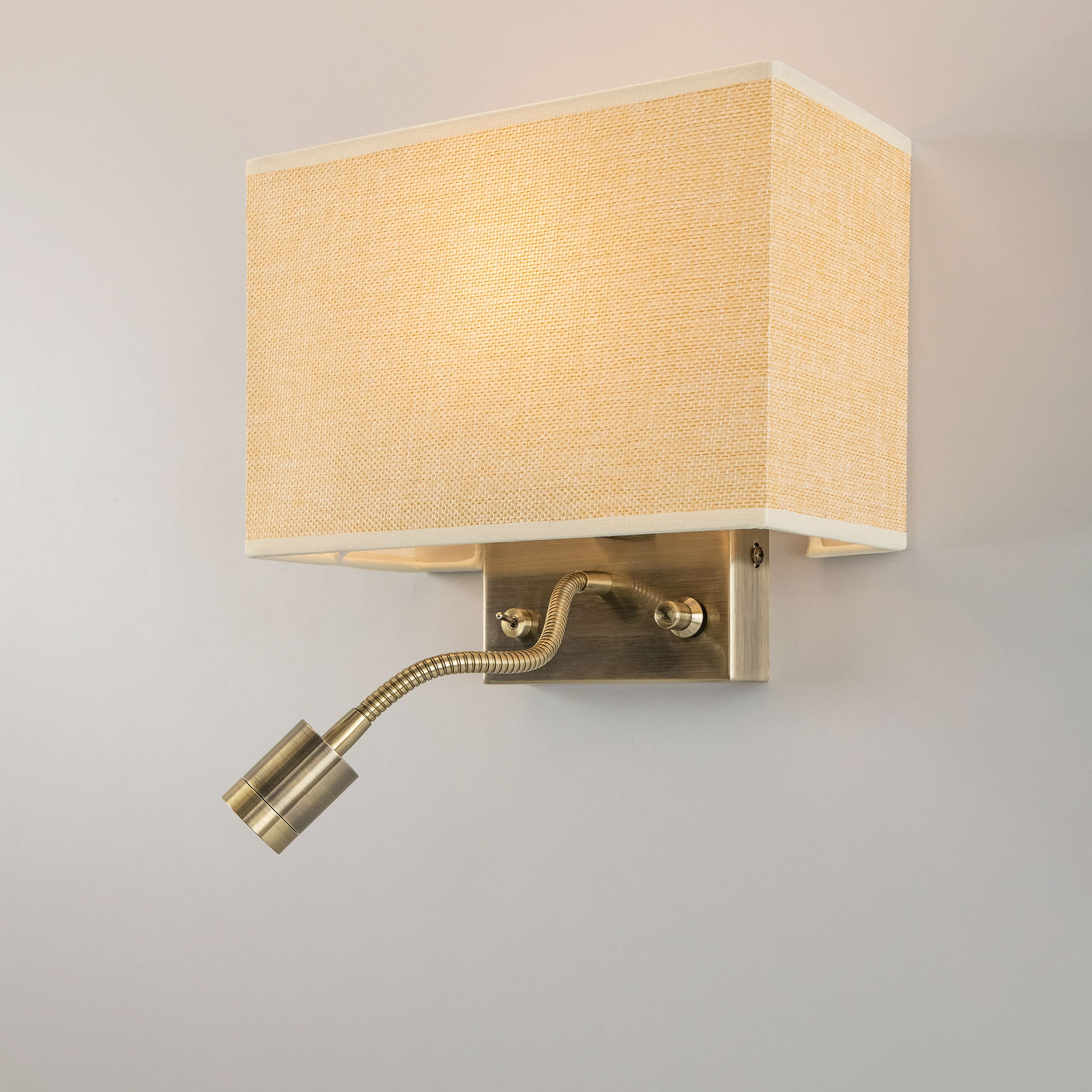 Citilux Декарт CL704303 Бра с бежевым абажуром и диммером арт. 88218